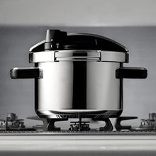 Load image into Gallery viewer, Meyer Stainless Steel Single Hand High Pressure Cooker (4 L) (5065325936771)