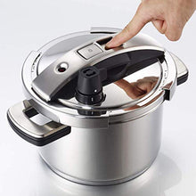 Load image into Gallery viewer, Meyer Stainless Steel Single Hand High Pressure Cooker (4 L) (5065325936771)
