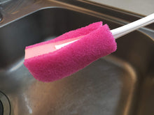 Load image into Gallery viewer, 3M Scotch-Brite Plastic Bottle Cleaner Brush (Pink and White) (5065349202051)
